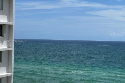 Copropriété à vendre à Miami Beach, Floride: 1 chambre, 74.88 m2 № 1990039 - photo 3