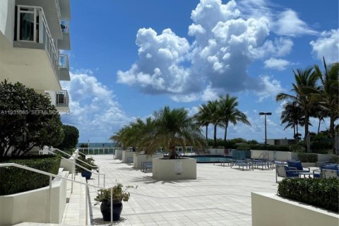 Copropriété à vendre à Miami Beach, Floride: 1 chambre, 74.88 m2 № 1990039 - photo 12
