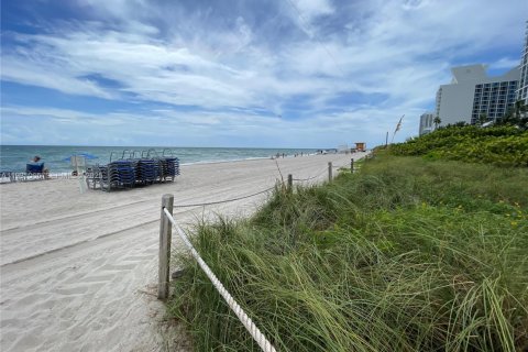 Copropriété à vendre à Miami Beach, Floride: 1 chambre, 74.88 m2 № 1990039 - photo 13