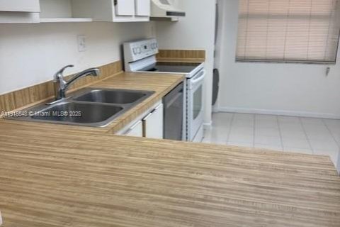 Condo in Plantation, Florida, 2 bedrooms  № 1970748 - photo 5