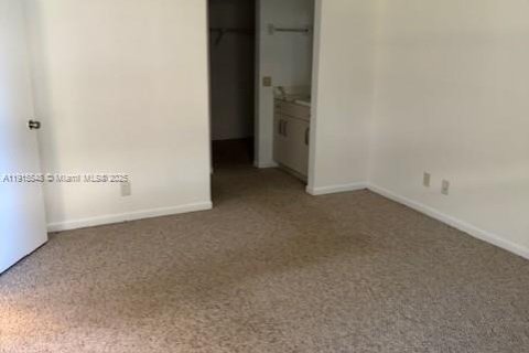 Condo in Plantation, Florida, 2 bedrooms  № 1970748 - photo 16