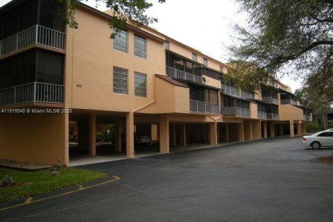 Condo in Plantation, Florida, 2 bedrooms  № 1970748 - photo 1