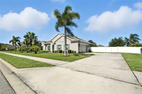 House in Apopka, Florida 4 bedrooms, 206.15 sq.m. № 1917021 - photo 4