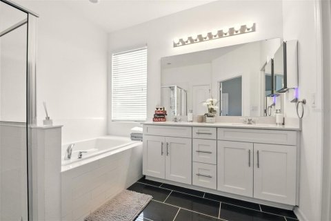 Casa en venta en Apopka, Florida, 4 dormitorios, 206.15 m2 № 1917021 - foto 25