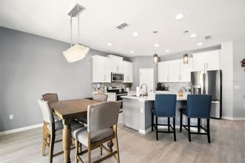 Casa en venta en Apopka, Florida, 4 dormitorios, 206.15 m2 № 1917021 - foto 14