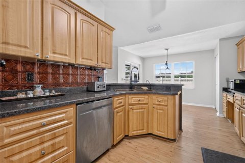 Villa ou maison à louer à Wildwood, Floride: 3 chambres, 149.2 m2 № 2416405 - photo 12