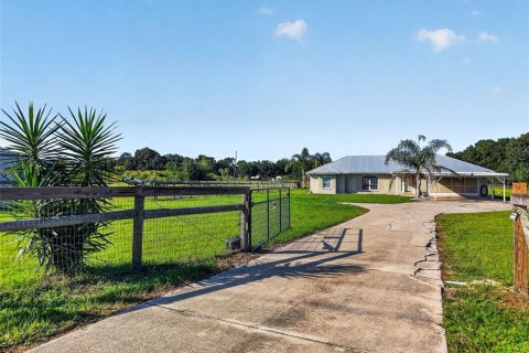 Villa ou maison à louer à Wildwood, Floride: 3 chambres, 149.2 m2 № 2416405 - photo 3