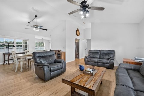 Villa ou maison à louer à Wildwood, Floride: 3 chambres, 149.2 m2 № 2416405 - photo 10