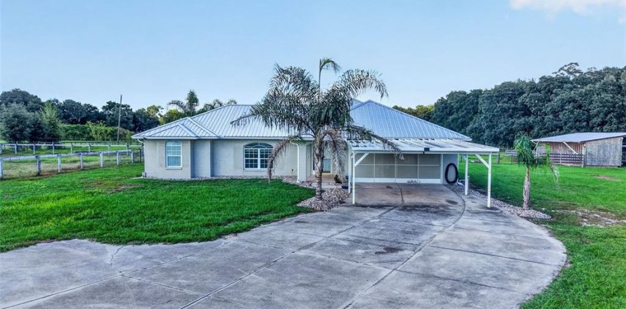 Villa ou maison à Wildwood, Floride 3 chambres, 149.2 m2 № 2416405