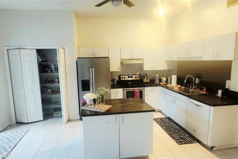 Villa ou maison à vendre à Palm Harbor, Floride: 4 chambres, 264.21 m2 № 2354509 - photo 5