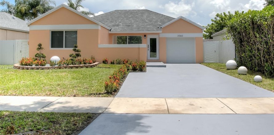 Casa en Miami Gardens, Florida 3 dormitorios, 111.95 m2 № 1825966