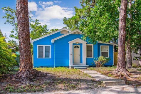 House in Saint Petersburg, Florida 3 bedrooms, 103.49 sq.m. № 2121618