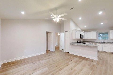 House in Dunnellon, Florida 3 bedrooms, 93.18 sq.m. № 1870517 - photo 3