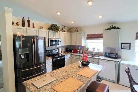 House in Lakeland, Florida 4 bedrooms, 187.2 sq.m. № 2227584 - photo 11