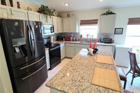 House in Lakeland, Florida 4 bedrooms, 187.2 sq.m. № 2227584 - photo 14