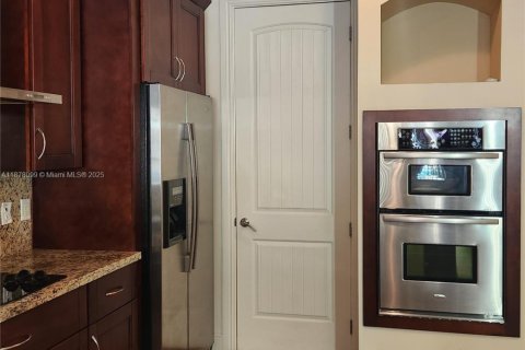 Купить кондоминиум в Себринг, Флорида 3 спальни, № 1938632 - фото 10