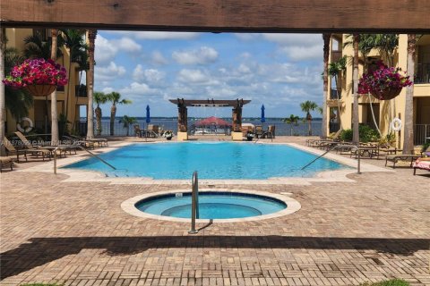 Купить кондоминиум в Себринг, Флорида 3 спальни, № 1938632 - фото 5