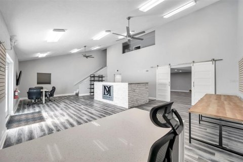 Propiedad comercial en venta en Largo, Florida, 254.18 m2 № 1427184 - foto 2