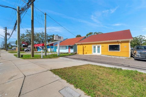 Propiedad comercial en venta en Largo, Florida, 254.18 m2 № 1427184 - foto 9