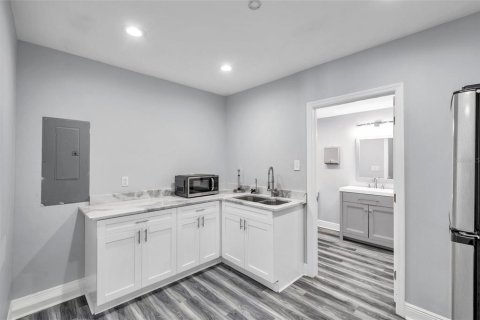 Propiedad comercial en venta en Largo, Florida, 254.18 m2 № 1427184 - foto 18