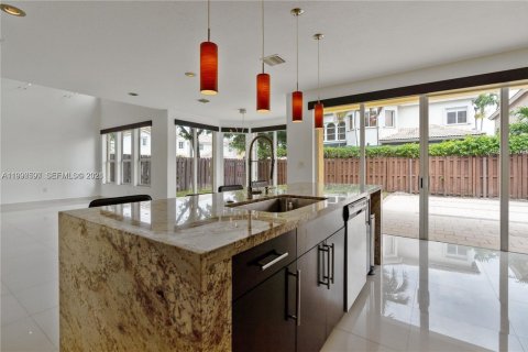 Casa en alquiler en Doral, Florida, 5 dormitorios № 2058016 - foto 21