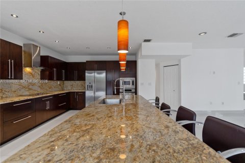 Casa en alquiler en Doral, Florida, 5 dormitorios № 2058016 - foto 17
