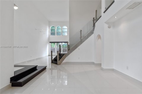 Casa en alquiler en Doral, Florida, 5 dormitorios № 2058016 - foto 4