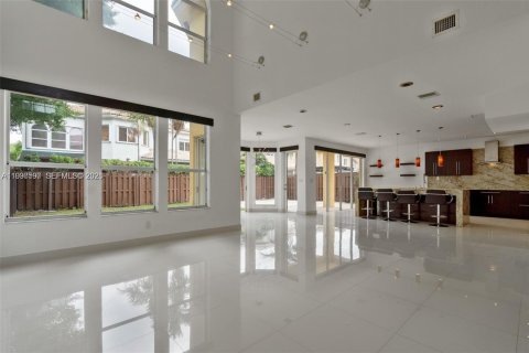Casa en alquiler en Doral, Florida, 5 dormitorios № 2058016 - foto 12