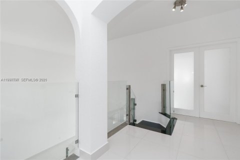 Casa en alquiler en Doral, Florida, 5 dormitorios № 2058016 - foto 11