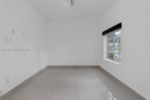 Casa en alquiler en Doral, Florida, 5 dormitorios № 2058016 - foto 23