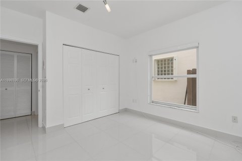 Casa en alquiler en Doral, Florida, 5 dormitorios № 2058016 - foto 25