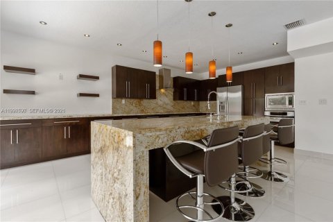 Casa en alquiler en Doral, Florida, 5 dormitorios № 2058016 - foto 16