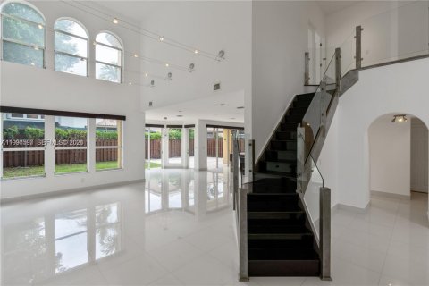 Casa en alquiler en Doral, Florida, 5 dormitorios № 2058016 - foto 3