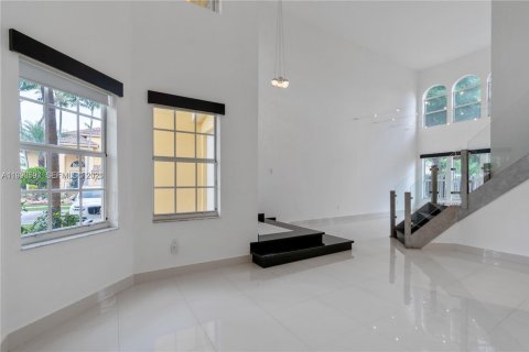 Casa en alquiler en Doral, Florida, 5 dormitorios № 2058016 - foto 10