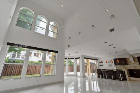 Casa en alquiler en Doral, Florida, 5 dormitorios № 2058016 - foto 8