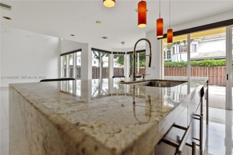 Casa en alquiler en Doral, Florida, 5 dormitorios № 2058016 - foto 20