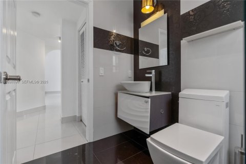 Casa en alquiler en Doral, Florida, 5 dormitorios № 2058016 - foto 27