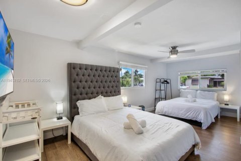 House in Fort Lauderdale, Florida 4 bedrooms, 172.98 sq.m. № 2002348 - photo 17