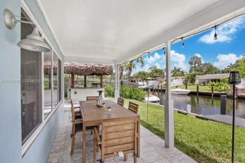 House in Fort Lauderdale, Florida 4 bedrooms, 172.98 sq.m. № 2002348 - photo 5