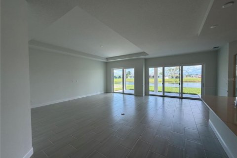 Villa ou maison à vendre à DeLand, Floride: 3 chambres, 195.84 m2 № 2284139 - photo 2