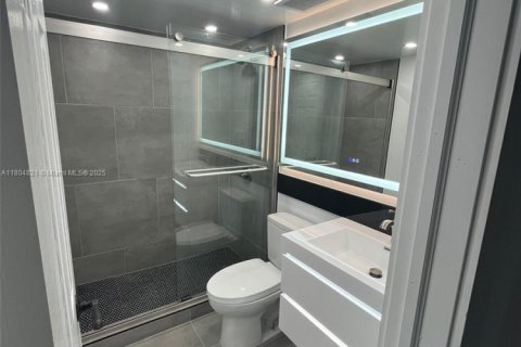 Снять в аренду кондоминиум в Окленд-Парк, Флорида 2 спальни, 81.75м2, № 1959473 - фото 12