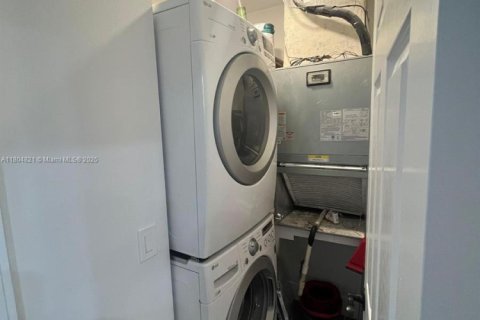 Снять в аренду кондоминиум в Окленд-Парк, Флорида 2 спальни, 81.75м2, № 1959473 - фото 9