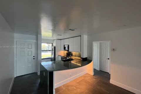 Снять в аренду кондоминиум в Окленд-Парк, Флорида 2 спальни, 81.75м2, № 1959473 - фото 2