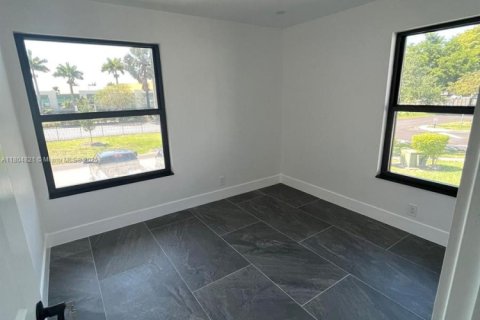 Снять в аренду кондоминиум в Окленд-Парк, Флорида 2 спальни, 81.75м2, № 1959473 - фото 10