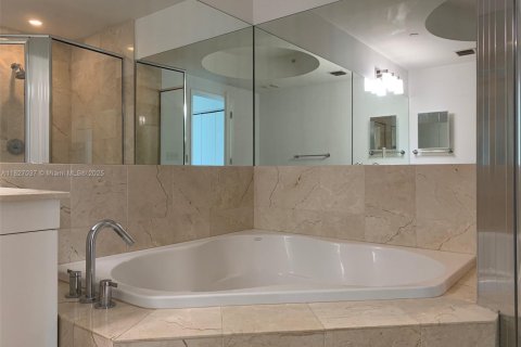 Condominio en alquiler en Aventura, Florida, 2 dormitorios, 115.29 m2 № 1821960 - foto 6