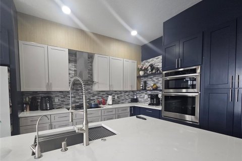 House in Davenport, Florida 5 bedrooms, 274.8 sq.m. № 1886365 - photo 8
