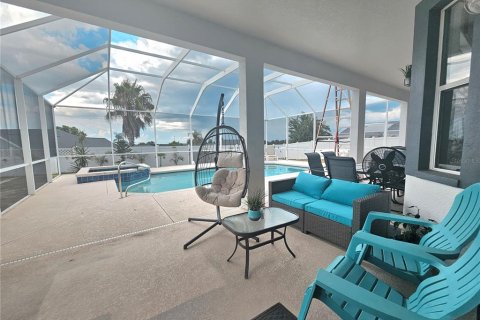 House in Davenport, Florida 5 bedrooms, 274.8 sq.m. № 1886365 - photo 3