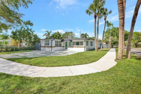 Villa ou maison à vendre à Fort Lauderdale, Floride: 4 chambres, 156.73 m2 № 1929462 - photo 2
