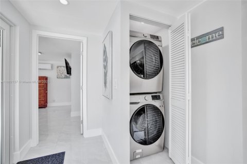 Villa ou maison à vendre à Fort Lauderdale, Floride: 4 chambres, 156.73 m2 № 1929462 - photo 17