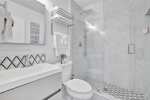 Villa ou maison à vendre à Fort Lauderdale, Floride: 4 chambres, 156.73 m2 № 1929462 - photo 19